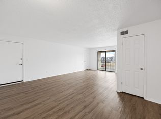 5540 Kirkwood Blvd SW APT 10, Cedar Rapids, IA 52404