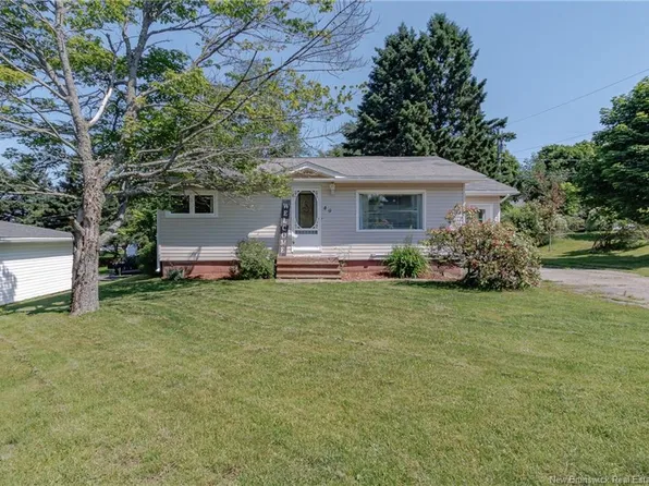 49 Mountain Rd, Saint John, NB E2J 2W9
