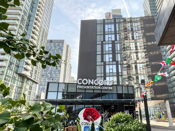 90 Queens Wharf Rd #503, Toronto, ON M5V 0J4