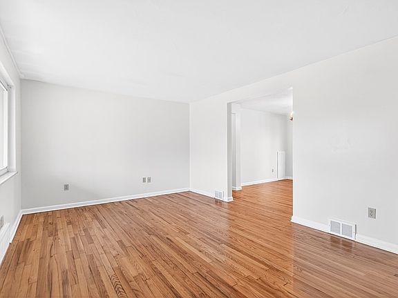 3rd image of 451 Dennison Dr