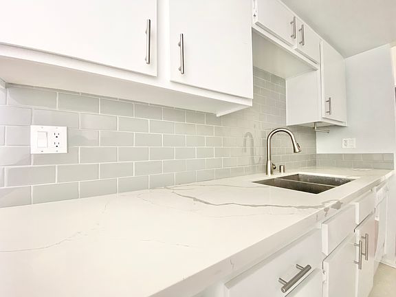 3rd image of 3759 S Canfield Ave APT 303