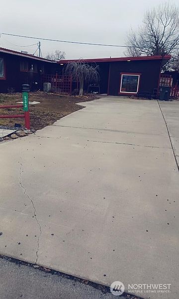 3rd image of 533 Fairchild Loop