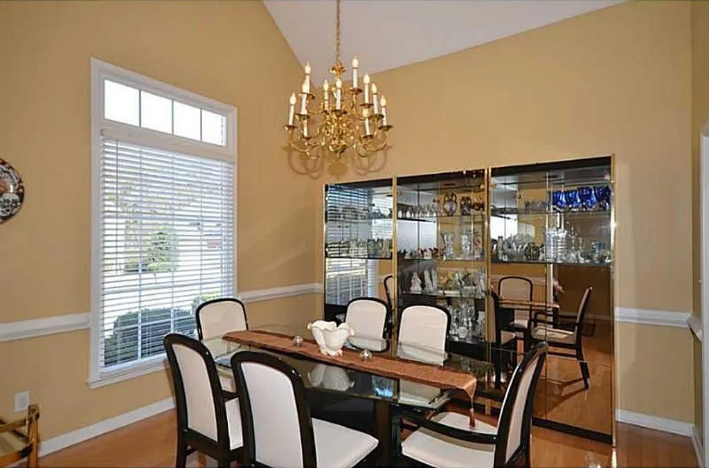 4 bed, 3.5 bath, 3169 sqft, $3,100 — Photo 4