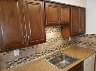 39 Manchester Ct, Freehold, NJ 07728