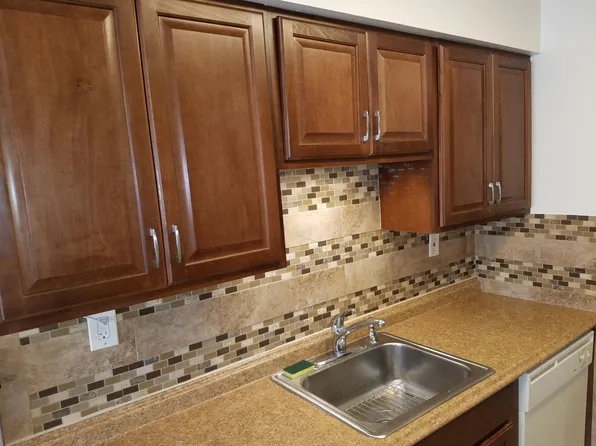 39 Manchester Ct, Freehold, NJ 07728
