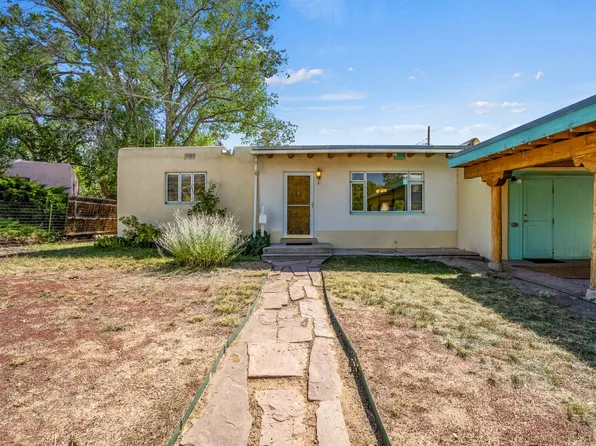 2404 Maclovia Ln, Santa Fe, NM 87505