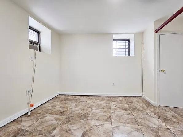 915 43rd Street image 6 of 11