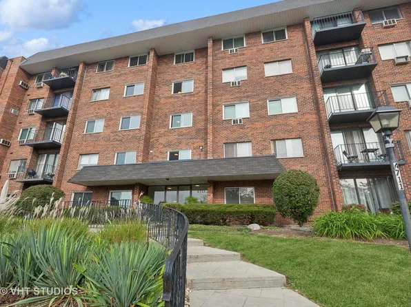 4711 Saint Joseph Creek Rd APT 3A, Lisle, IL 60532