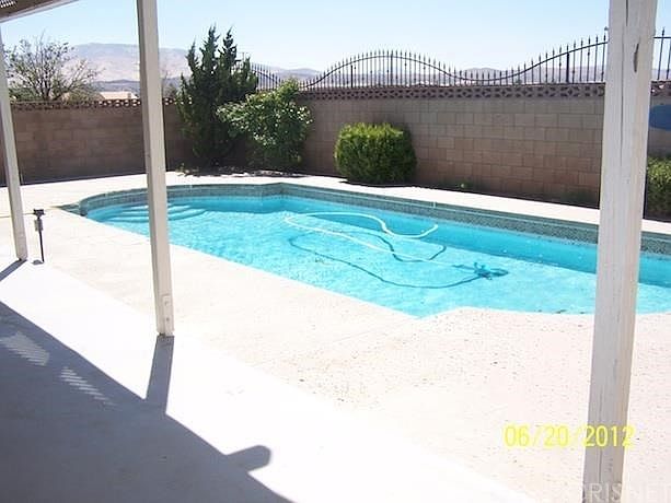 2nd image of 39093 Dianron Rd
