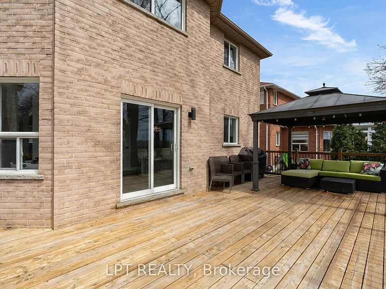 47 Northview Cres — Photo 34