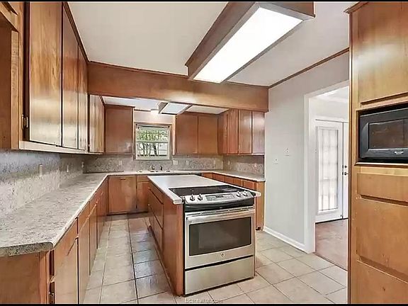 4th image of 1305 Augustine Ct