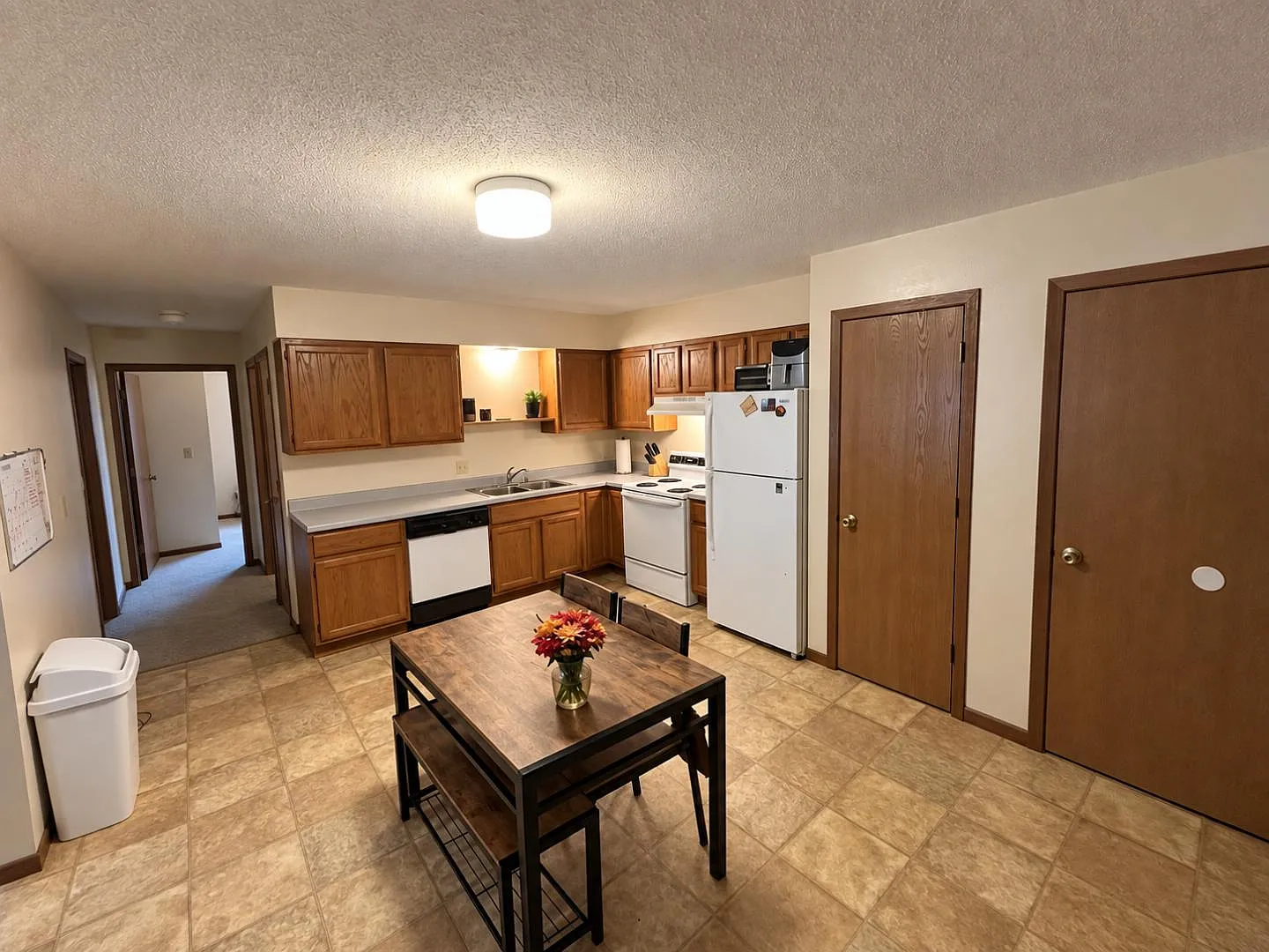 311 W Graham St - 5 — Photo 3