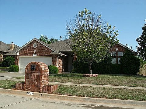 1st image of 1721 SE 1st St