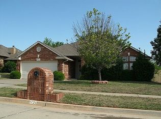 1721 SE 1st St, Moore, OK 73160