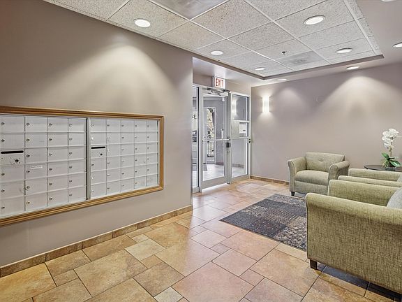 2nd image of 5340 N Lowell Ave APT 301
