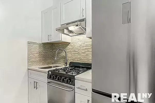 Rented by REAL New York | media 12