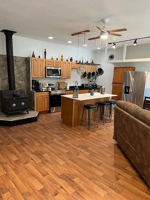 1 bed, 1200 sqft, $1,800 — Photo 4