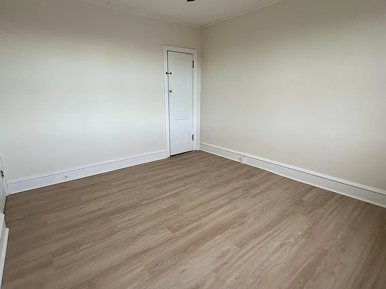 3750 L St — Photo 16
