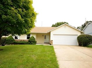 1153 Claycrest Cir, Saint Charles, MO
