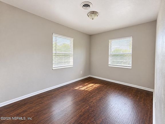 15th image of 7909 CAXTON Circle W