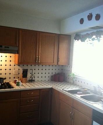 5th image of 100 De Leon Dr
