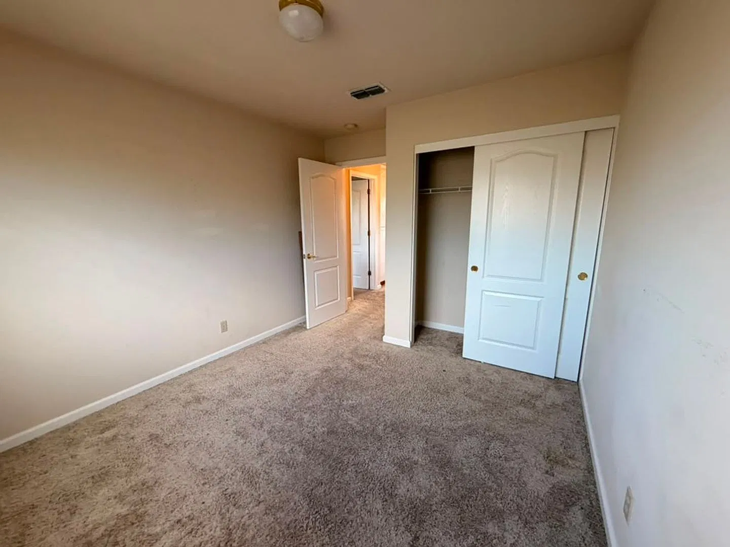beautifully maintained 3-bedroom, 2.5-bath, 1,800 sq ft in Folsom — Photo 4