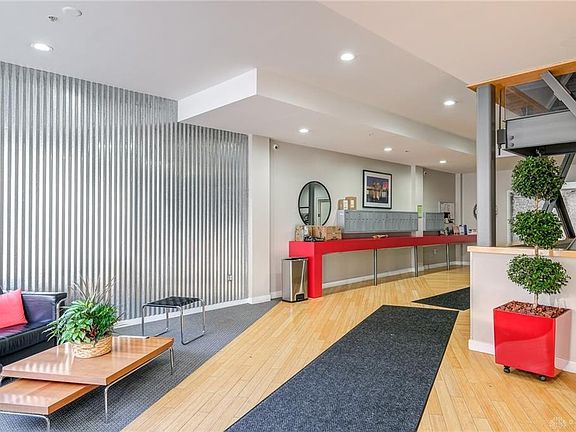 3rd image of 111 Harries St APT 203