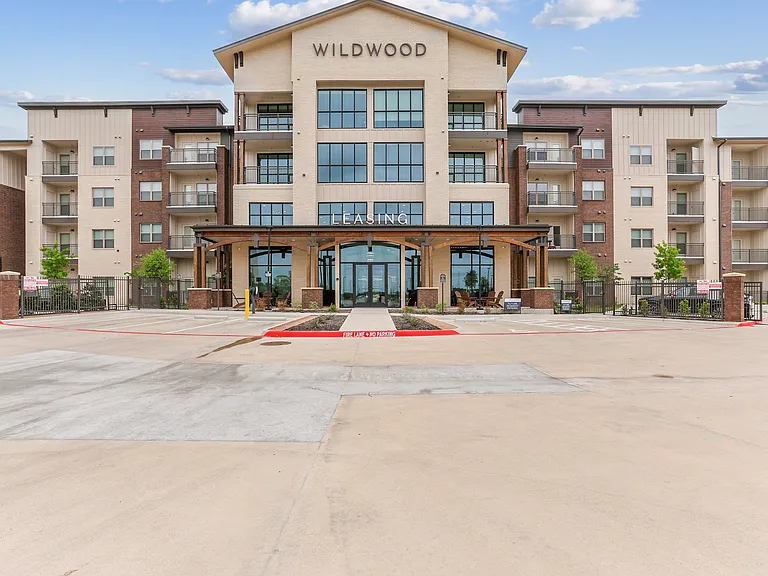 Wildwood Luxury Urban Homes — Photo 20