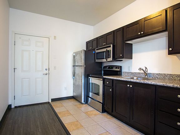 5th image of 103 S Meade St #25