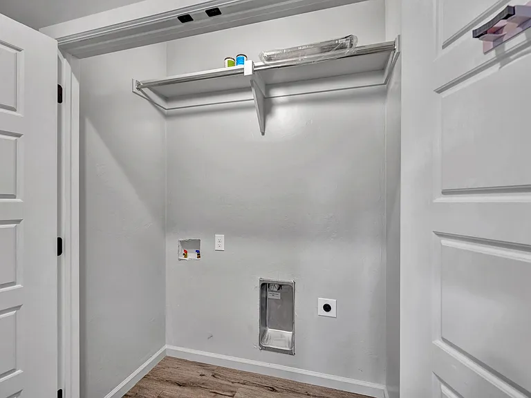1138 N Blackwelder Ave — Photo 24