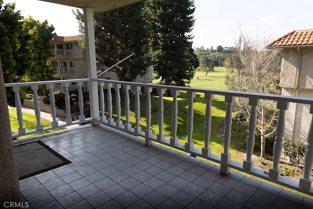 2 bed, 1335 sqft, $3,400 — Photo 4