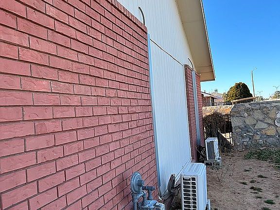 3rd image of 12053 Castle Woods Dr