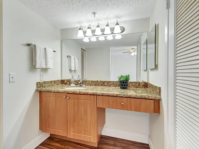 820 Lavers Cir #G402 — Photo 17