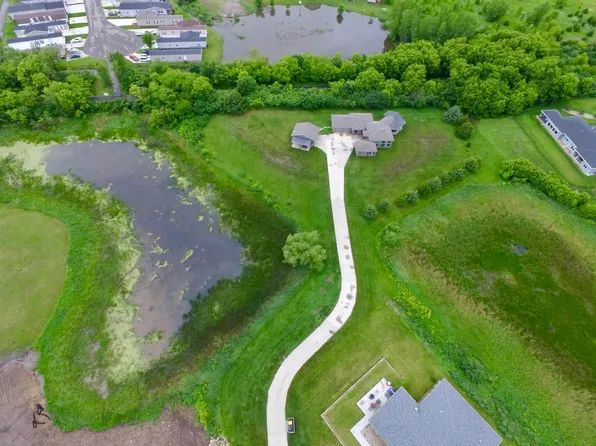 612 Prairie Meadow Cir, Milford, IA 51351