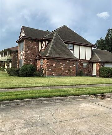 2nd image of 46 Yosemite Dr