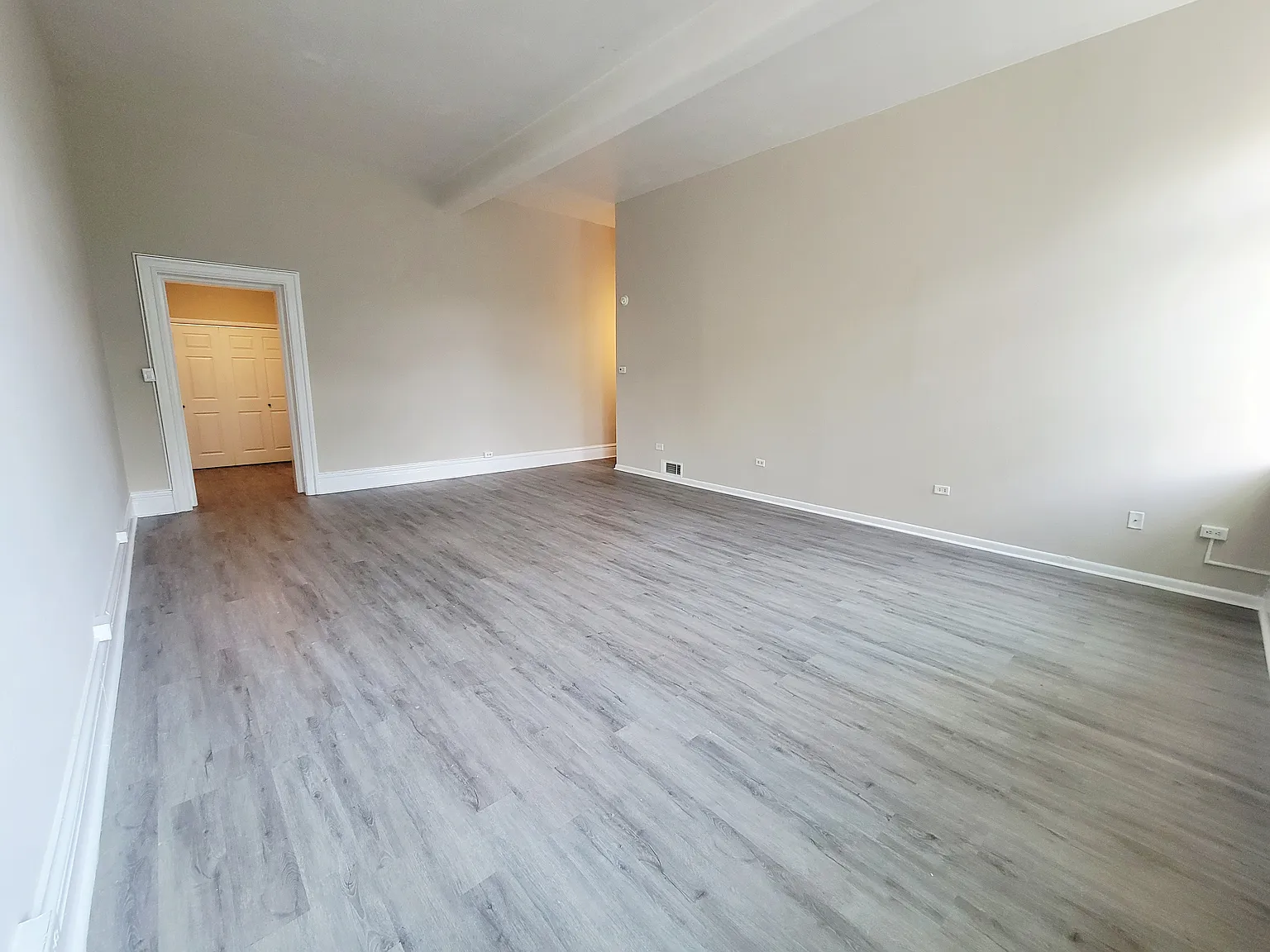 1 bed, 900 sqft, $1,250 — Photo 2