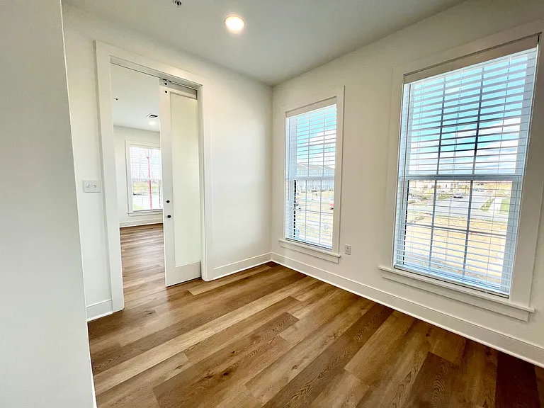 401 Cranford Way — Photo 9