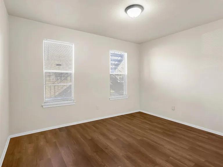 2012 W Loop — Photo 14