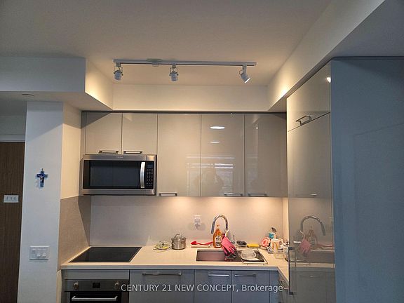 5th image of 1 Grandview Blvd #1807