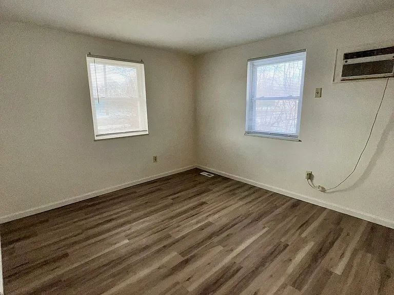 117 Van Horne St #115 — Photo 6