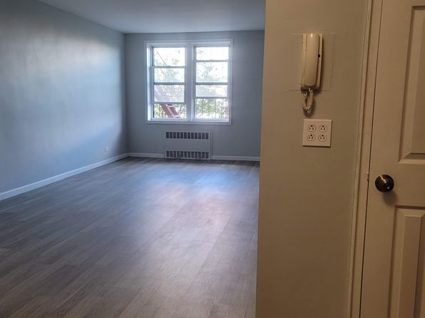 41-50 78th St #418