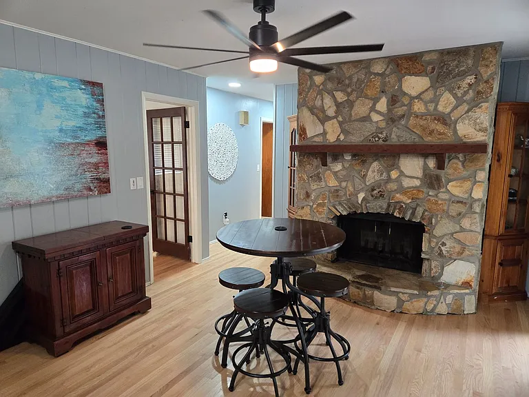 613 Westbury Dr — Photo 10