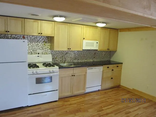3621 Hudson St #H — Photo 4