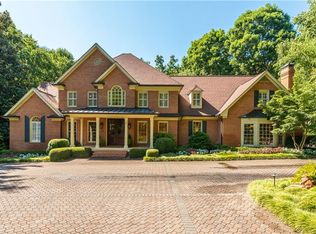 1550 Bakers Glen Dr, Sandy Springs, GA 30350