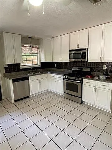644 Castain Dr — Photo 4