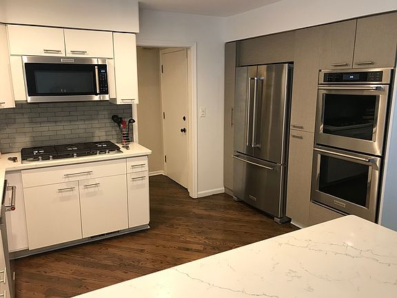 3rd image of 5244 Farwell Ave