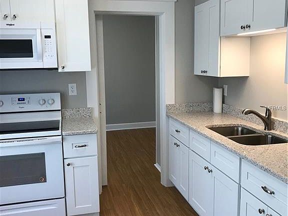 3rd image of 144 9th Ave NE APT 4