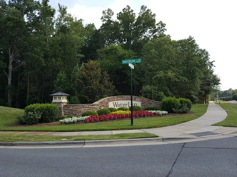 15713 Lakepoint Forest Dr — Photo 54