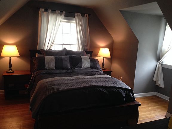 4th image of 954 Oaklawn St NE