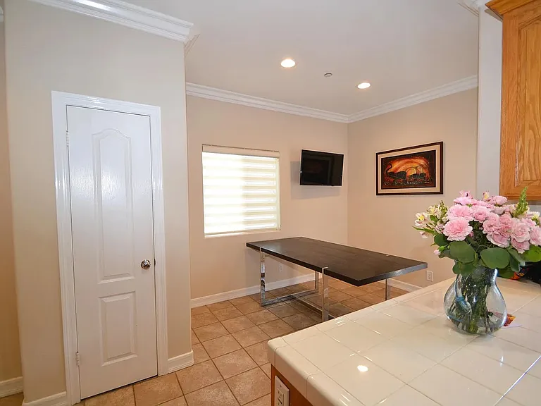 2222 Manhattan Beach Blvd #A — Photo 11